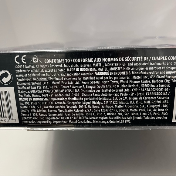 MONSTER HIGH DOLL GARROTT DU ROQUE & ROCHELLE GOYLE LOVE IN SCARIS NRFB - Picture 9 of 11